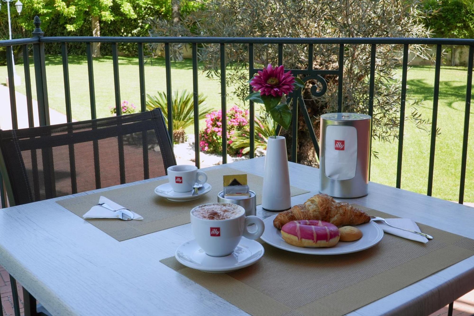 Villa Pallotta Luxury B&B Чериньола Экстерьер фото